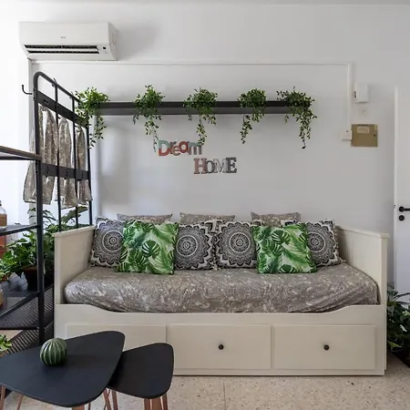 Oasis - Cozy In لارنكا